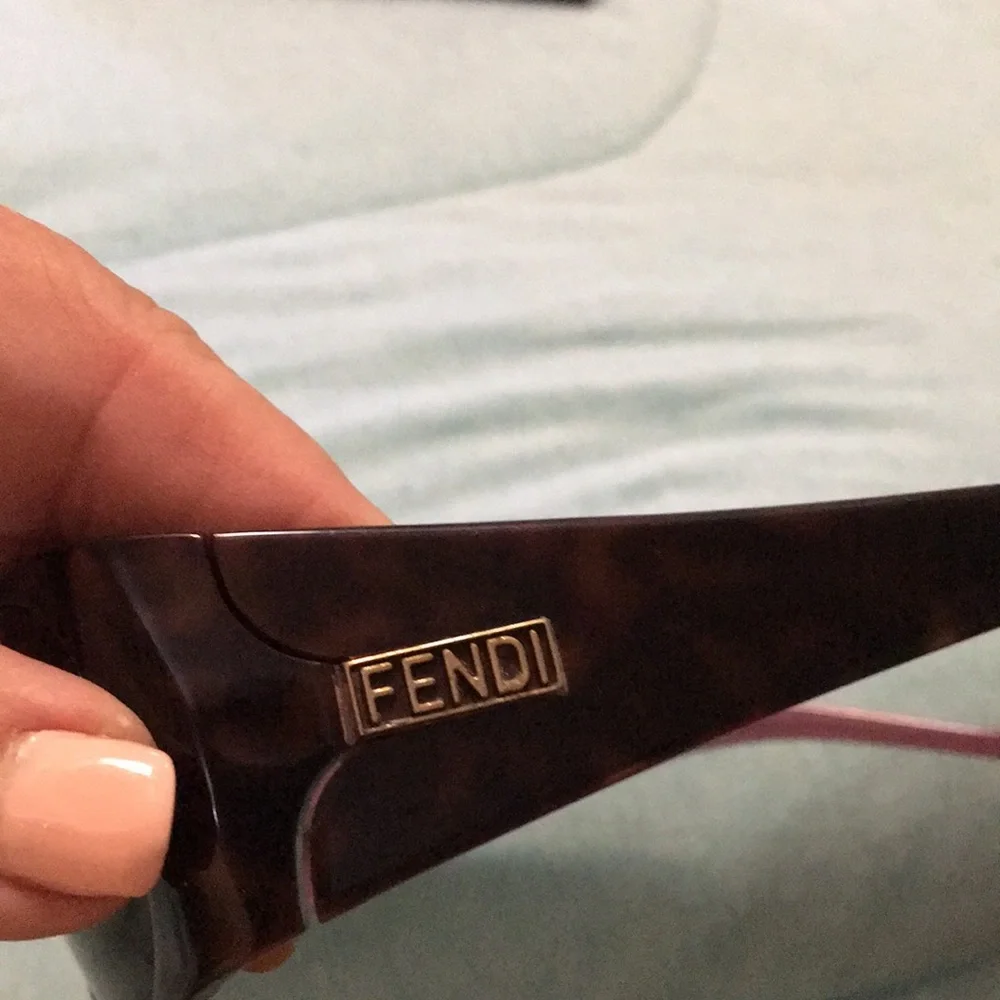 Fendi Sunglasses - Picture 4 of 6